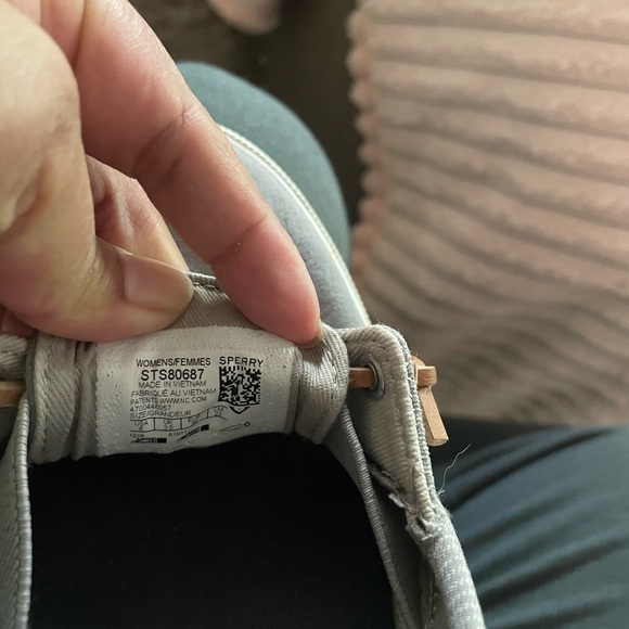 Gently used, memory foam top sider - Picture 5 of 6